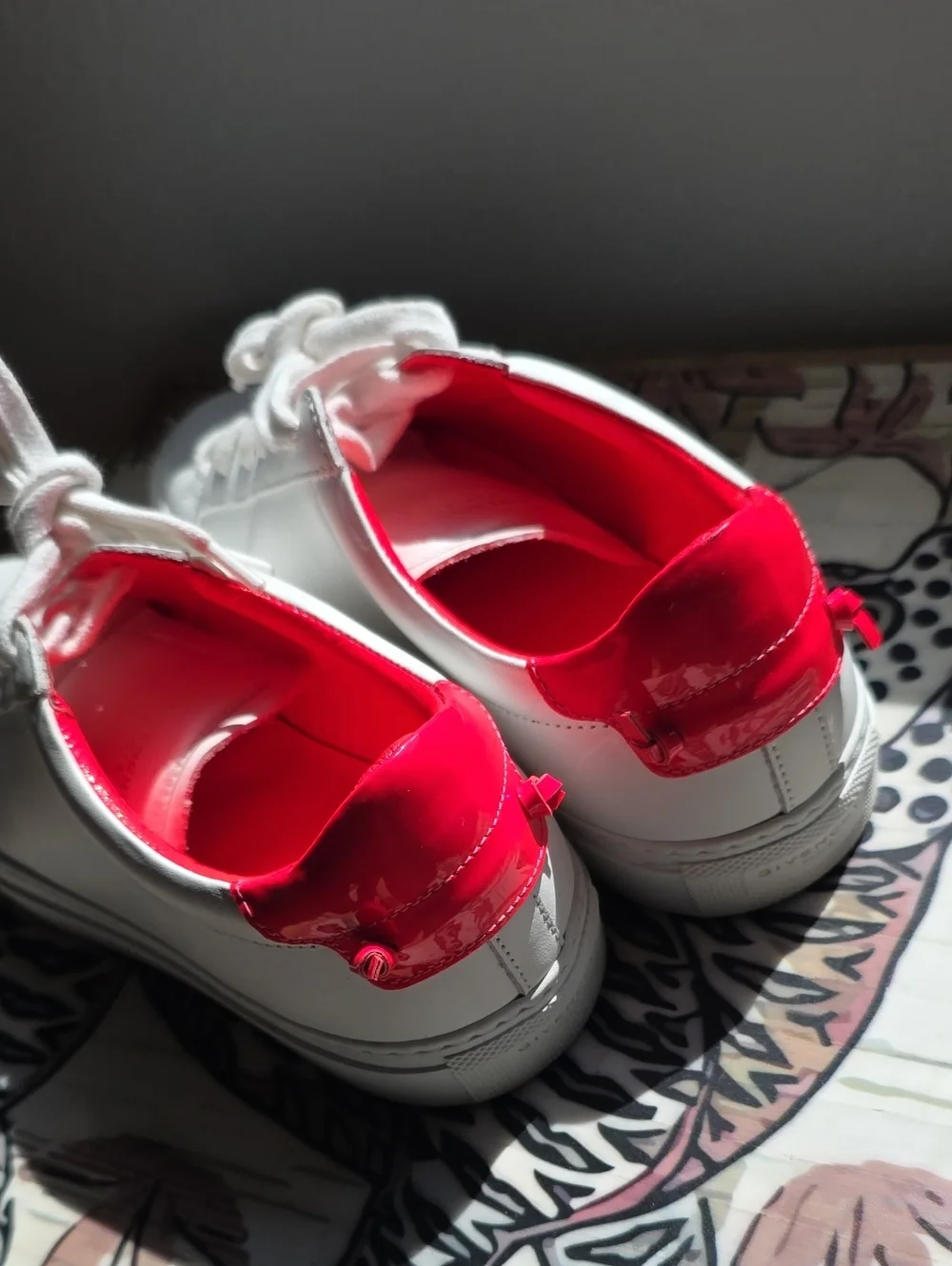 Givenchy White / Fuchsia Leather Urban Knots Low Top Sneakers